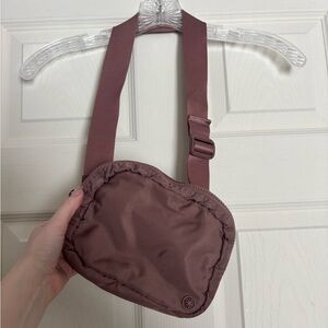 Smoky Pink/Mauve GAIAM Nylon Wear Everywhere Belt Bag 💨🩷